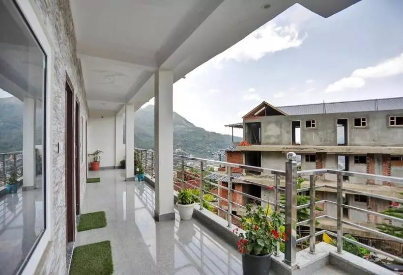 ホテル Oyo Lawendra Home Stay