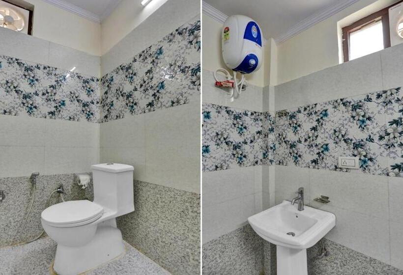 Отель Oyo Lawendra Home Stay