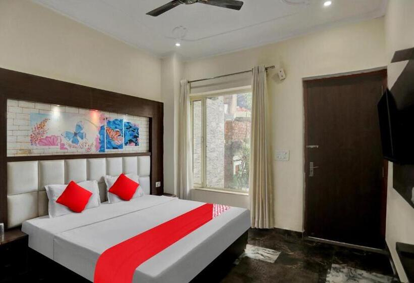 Отель Oyo Lawendra Home Stay