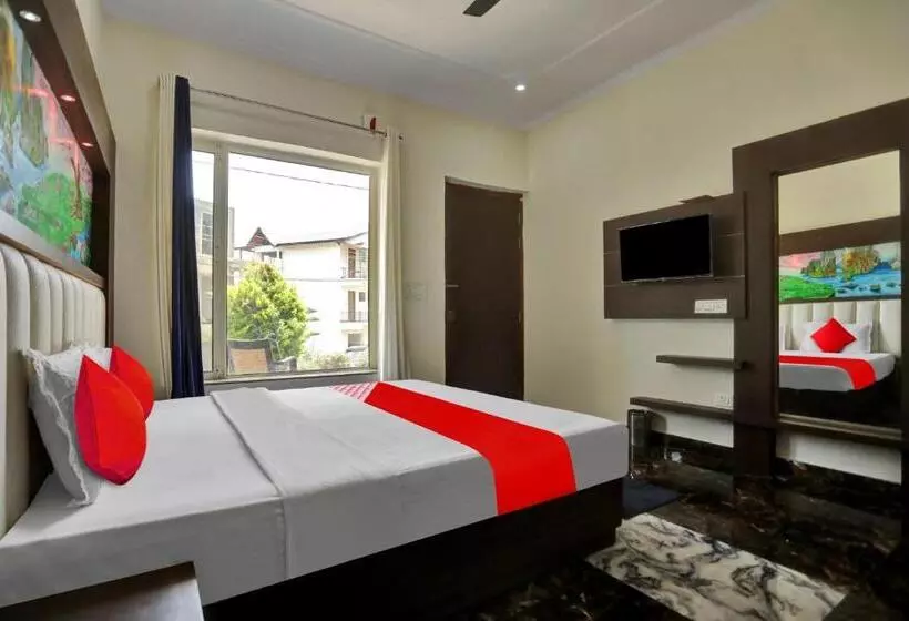 ホテル Oyo Lawendra Home Stay