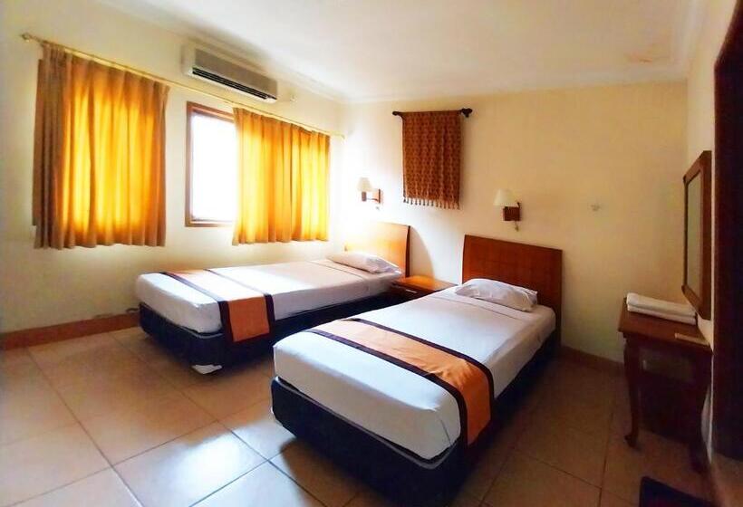 בית מלון כפרי Horison Resort Pondok Layung Anyer