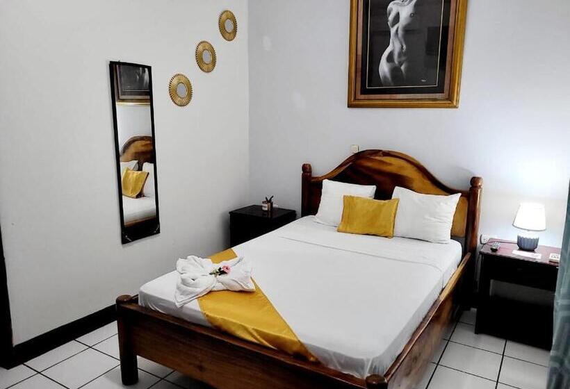 هتل & Restaurante El Principe