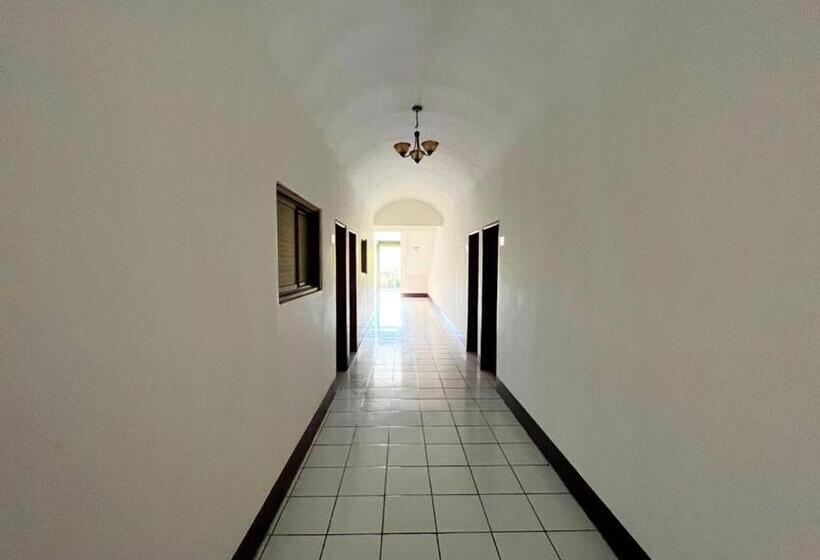 هتل & Restaurante El Principe