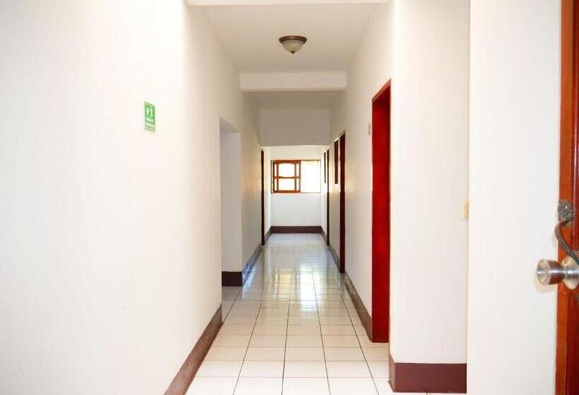 هتل & Restaurante El Principe