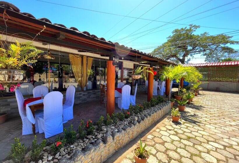 هتل & Restaurante El Principe