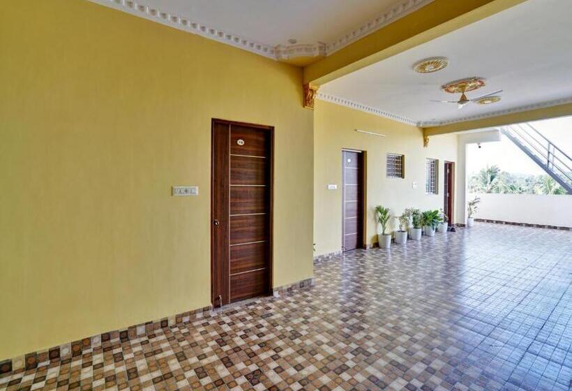 호텔 Spot On 81261 Karthik Deluxe