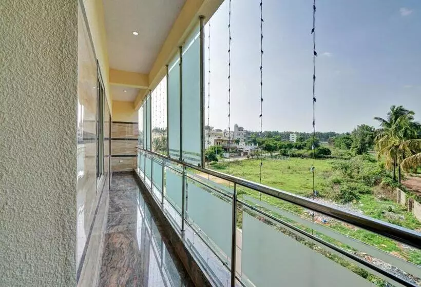 Hotelli Spot On 81261 Karthik Deluxe