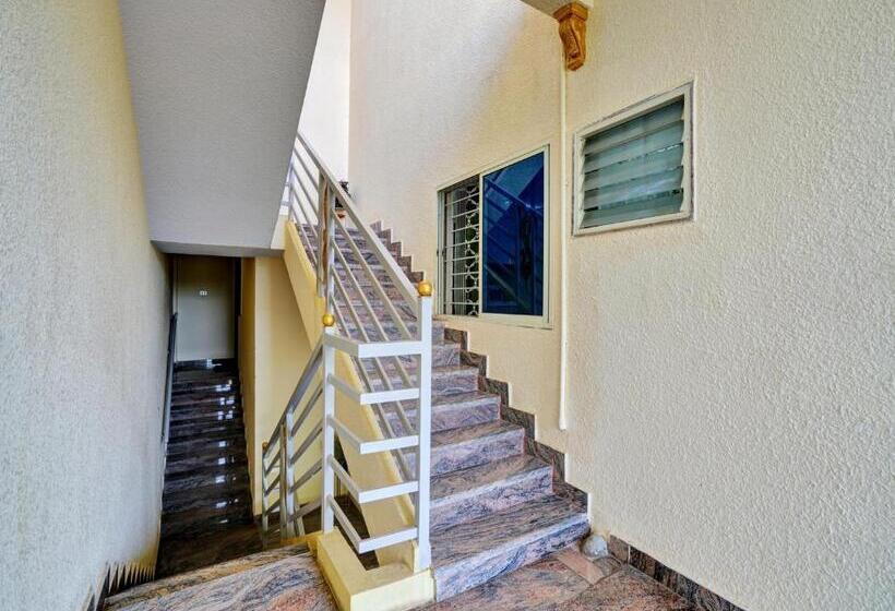 호텔 Spot On 81261 Karthik Deluxe