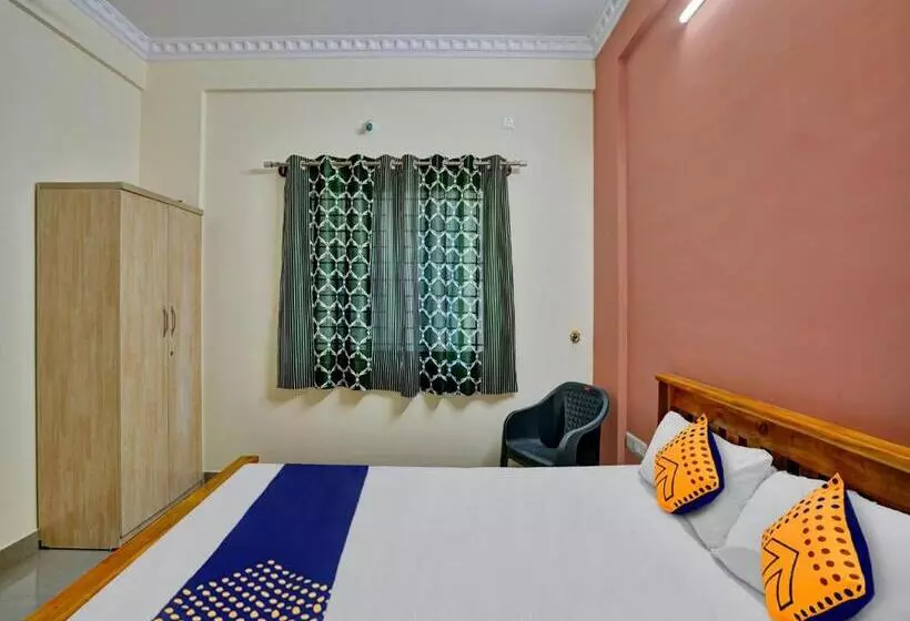 Hotelli Spot On 81261 Karthik Deluxe