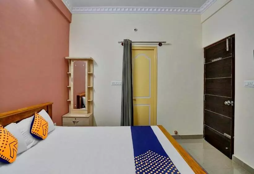 Hotelli Spot On 81261 Karthik Deluxe