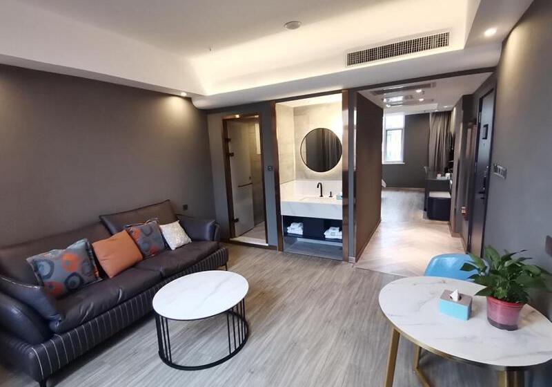 Hotell Thank Inn Plus Hanzhong High Speed Railway Station