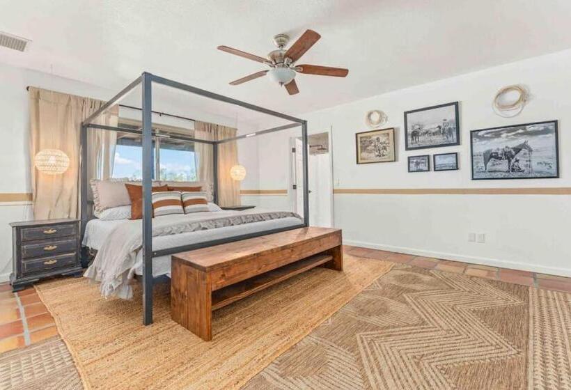 فندق Your Own Private Ranch In The Desert With Horses And Acres Of Property