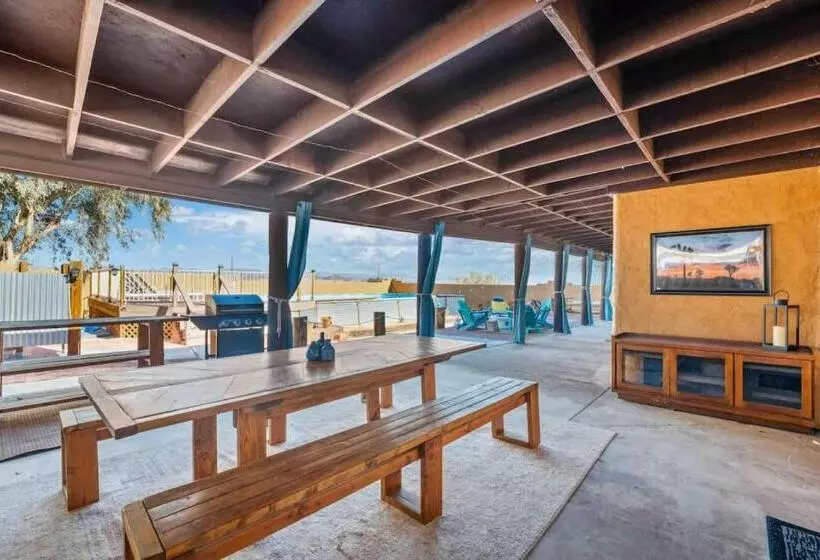 ホテル Your Own Private Ranch In The Desert With Horses And Acres Of Property