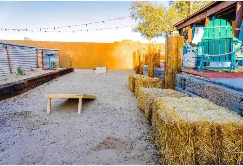 ホテル Your Own Private Ranch In The Desert With Horses And Acres Of Property