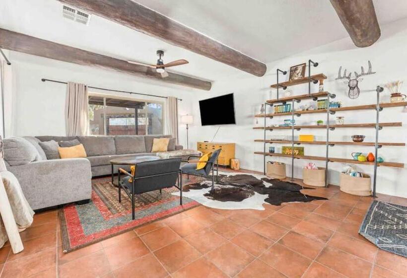 فندق Your Own Private Ranch In The Desert With Horses And Acres Of Property