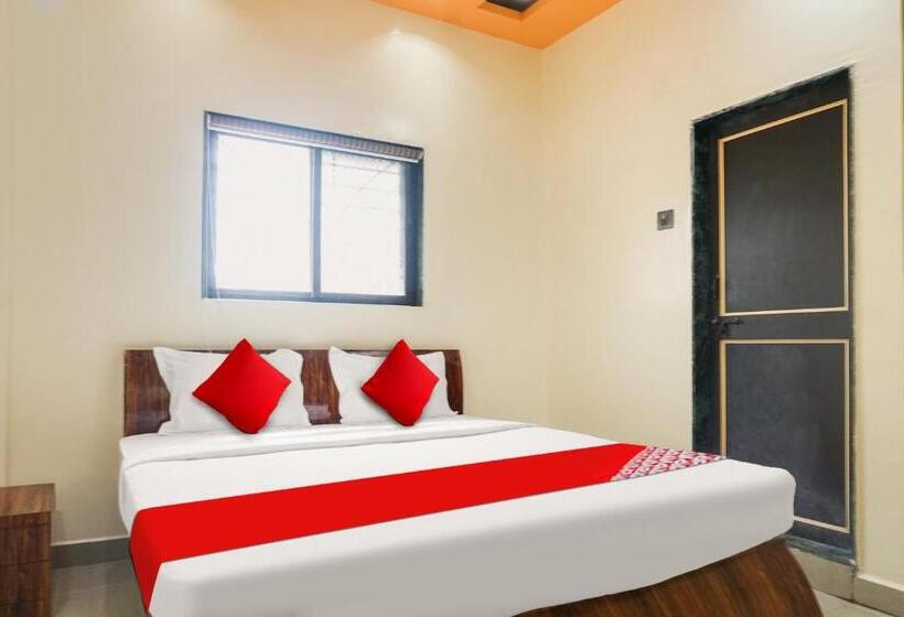 Oyo Flagship Hotel Crown & Lodge