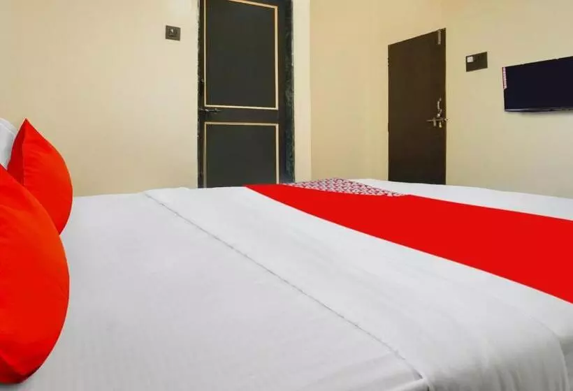 Oyo Flagship Hotel Crown & Lodge