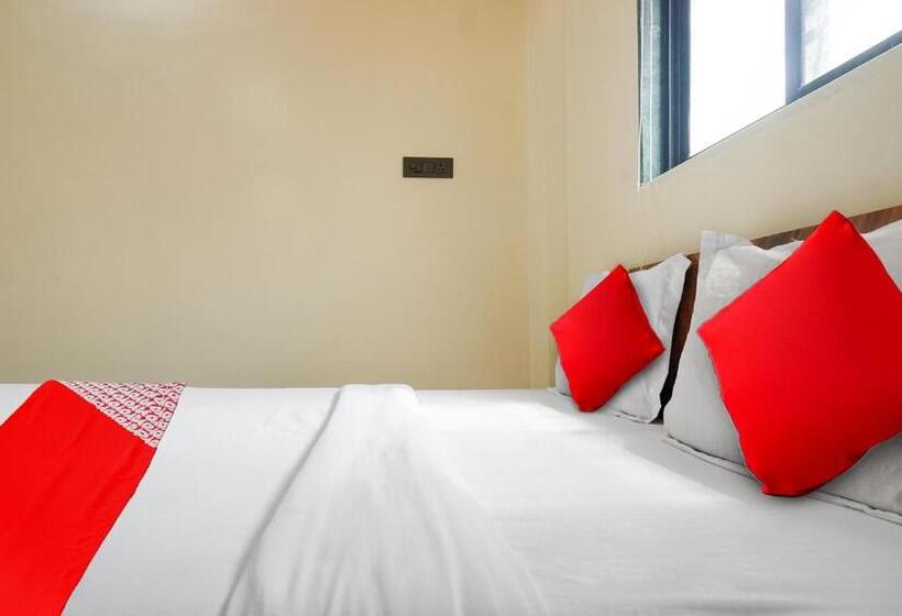 Oyo Flagship Hotel Crown & Lodge