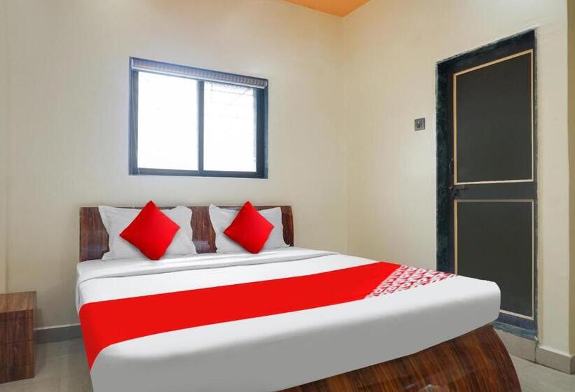 Oyo Flagship Hotel Crown & Lodge