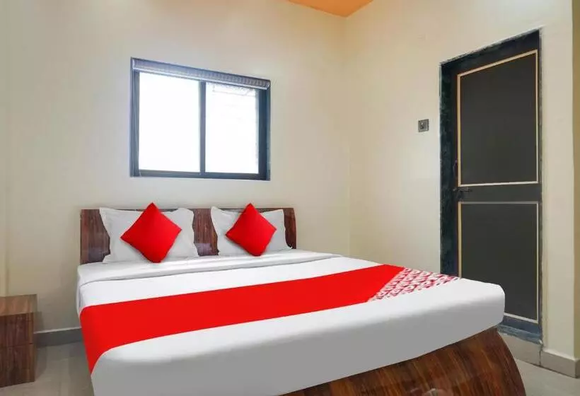 Oyo Flagship Hotel Crown & Lodge