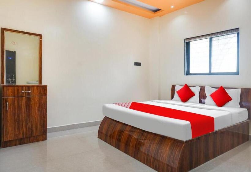 Oyo Flagship Hotel Crown & Lodge