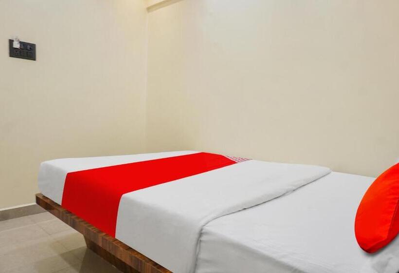 Oyo Flagship Hotel Crown & Lodge