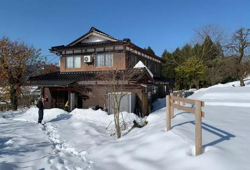 Majatalo 余呉の里山 ランプの宿 さくら