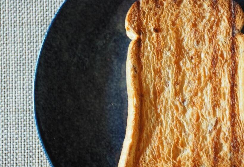 بنسيون 余呉の里山 ランプの宿 さくら