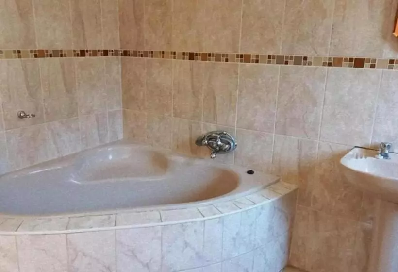 Majatalo 7th Dimension Guesthouse