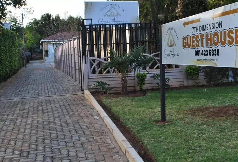 Majatalo 7th Dimension Guesthouse