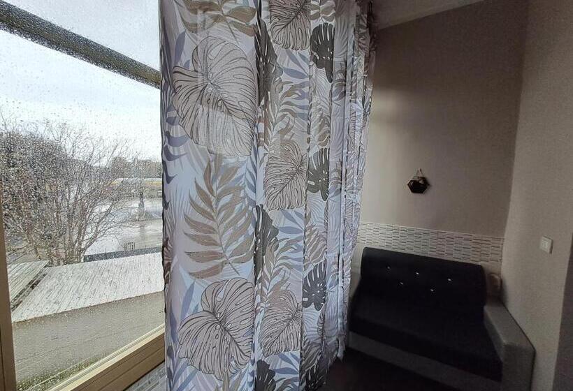 پانسیون Aircraft Services Rooms