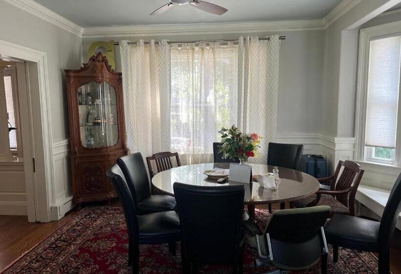 פנסיון Boston Shot Stay 1