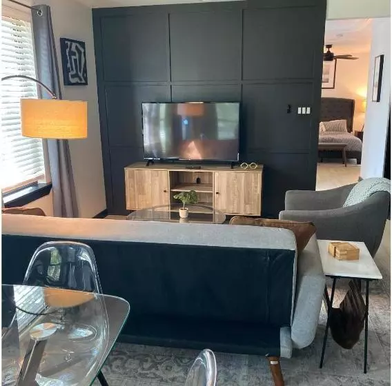 Majatalo Champion Suite; Modern Guesthouse