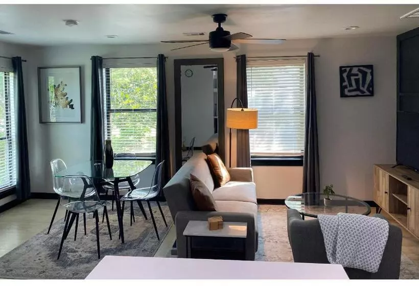 Majatalo Champion Suite; Modern Guesthouse