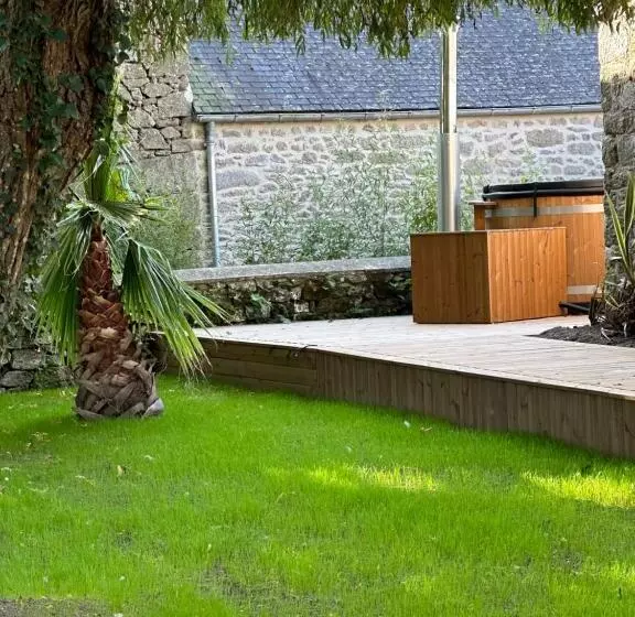 Majatalo Domaine De L O