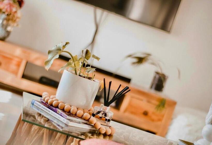 Pensió Lesmar Boutique Guesthouse