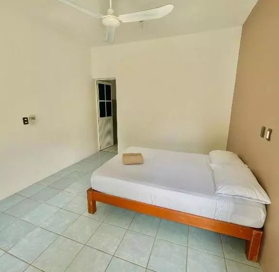 ユースホステル Single Fin Suites & Rooms La Punta Zicatela