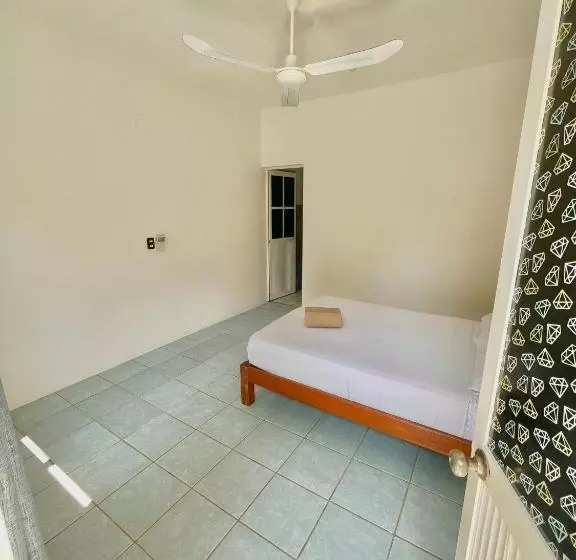 ユースホステル Single Fin Suites & Rooms La Punta Zicatela