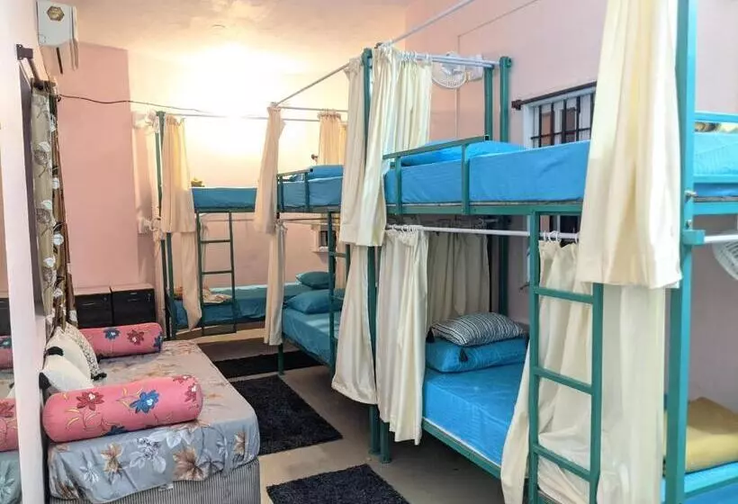 Aura Hostel