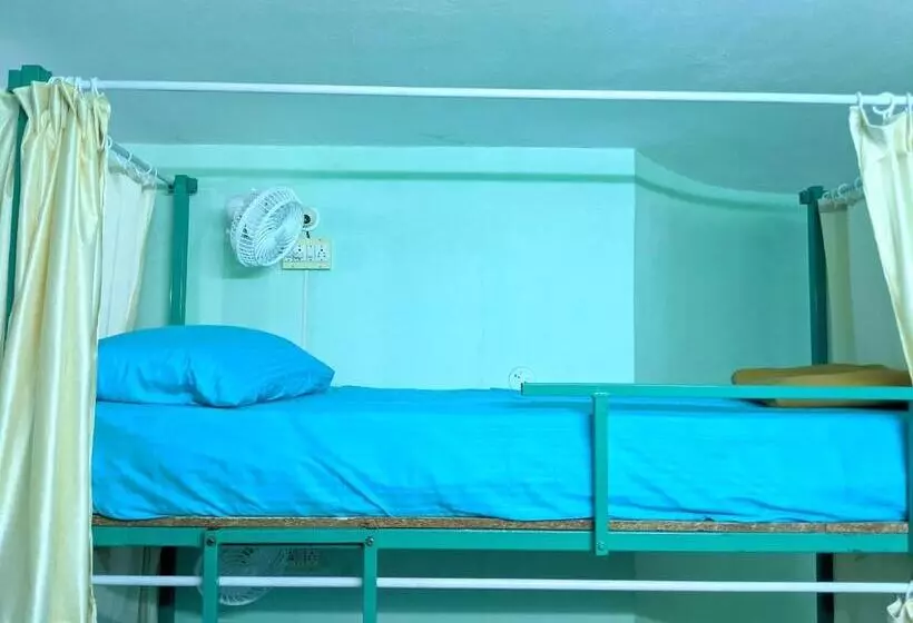 Aura Hostel