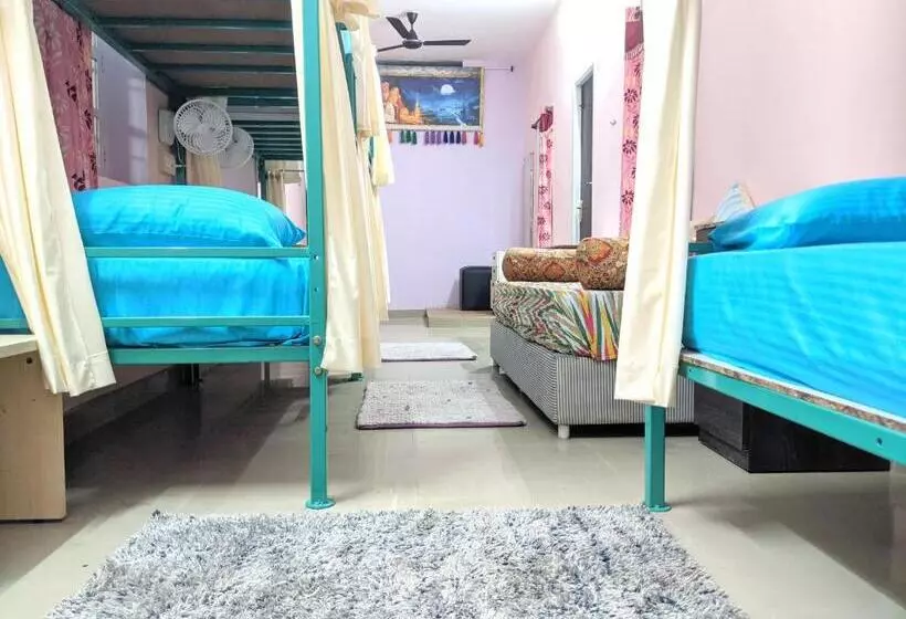 Aura Hostel