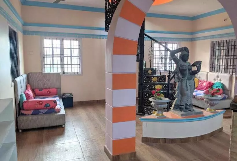 Aura Hostel
