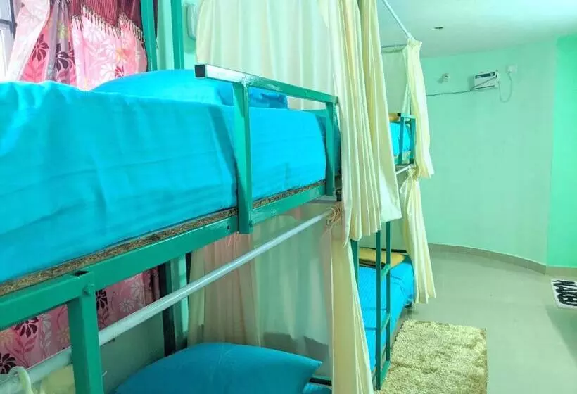 Aura Hostel