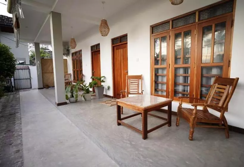 Aamiaismajoitus (B&B) Moody Moon Weligama