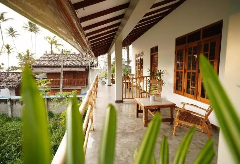 Aamiaismajoitus (B&B) Moody Moon Weligama