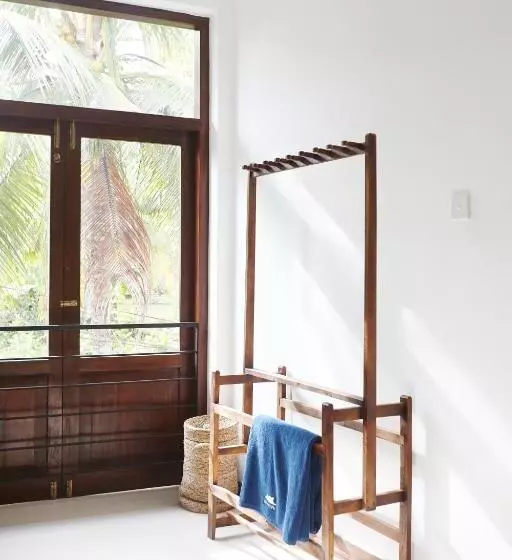 Drivethru Hostel Polhena