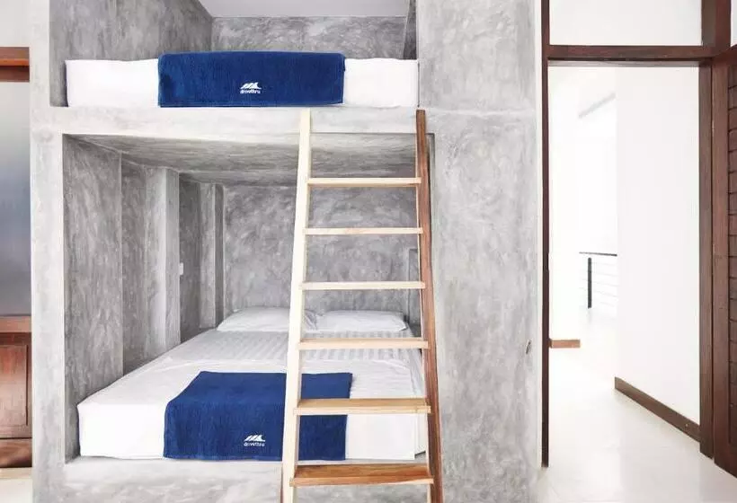 Drivethru Hostel Polhena