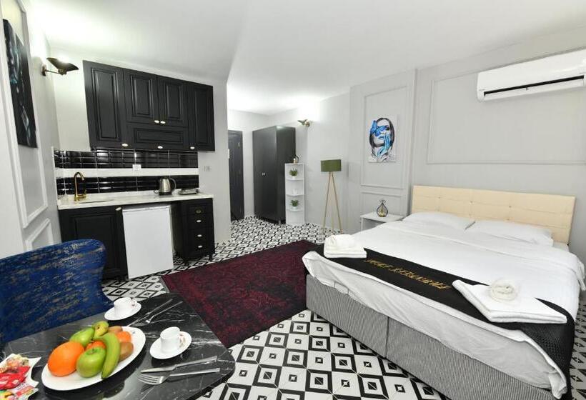 Galata Studio Apartment