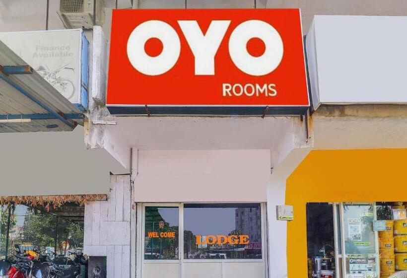 فندق Oyo Flagship 70332 Lahari Luxorious Rooms