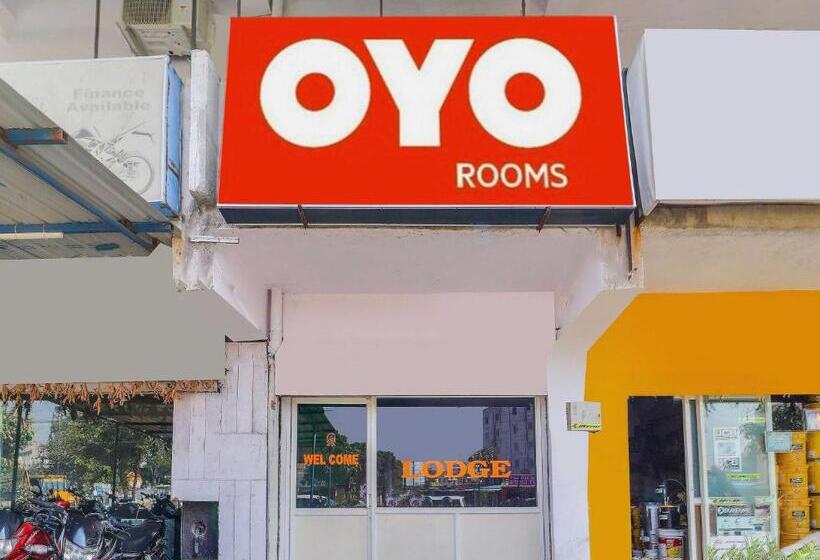 فندق Oyo Flagship 70332 Lahari Luxorious Rooms